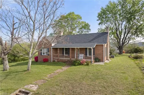 3054 Old 52 Rd N, Pinnacle, NC 27043