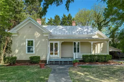 606 Lindsey St, Reidsville, NC 27320