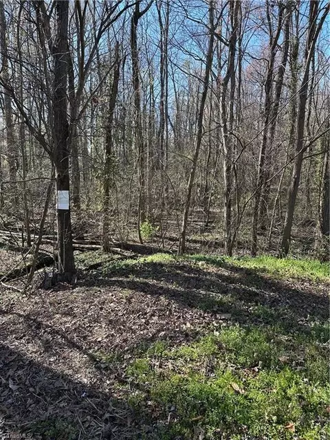 2110 Meadowbrook Ter, Reidsville, NC 27320