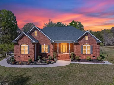 2027 Whites Mill Rd, High Point, NC 27265