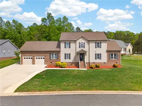 1646 Johnnys Way Rd, Asheboro, NC 27203
