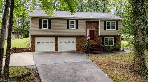 437 Valleymeade Dr, Kernersville, NC 27284