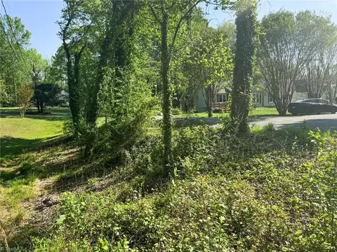 2127 Westminister Ln, Winston Salem, NC 27106