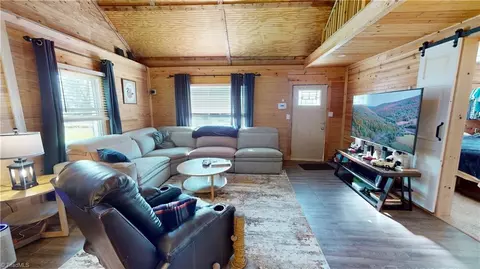 296 Franklin Rd N, Mount Airy, NC 27030