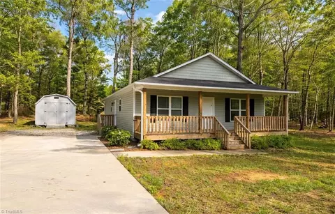 831 Briggs Rd, Lexington, NC 27292