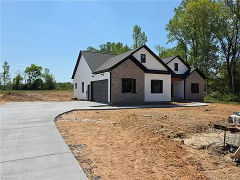 108 Whitaker Rd, Mocksville, NC 27028