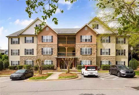 4762 Tatton Park Cir #3A, Winston Salem, NC 27103