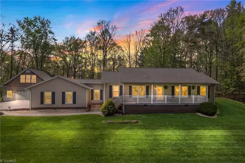 494 Dogwood Ln, North Wilkesboro, NC 28659