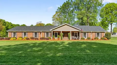 330 Fielding Dr, Kernersville, NC 27284