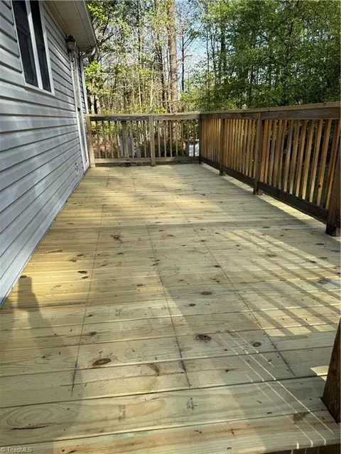 1095 Sechrist Loop, Pilot Mountain, NC 27041 photo 4