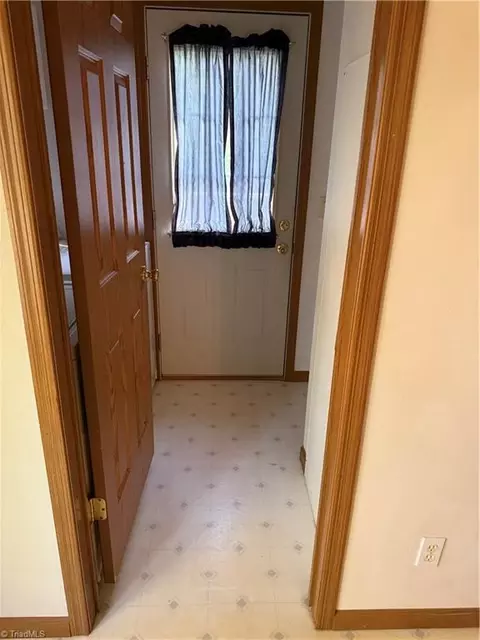 1095 Sechrist Loop, Pilot Mountain, NC 27041 photo 17