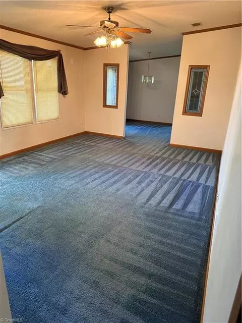 1095 Sechrist Loop, Pilot Mountain, NC 27041 photo 6