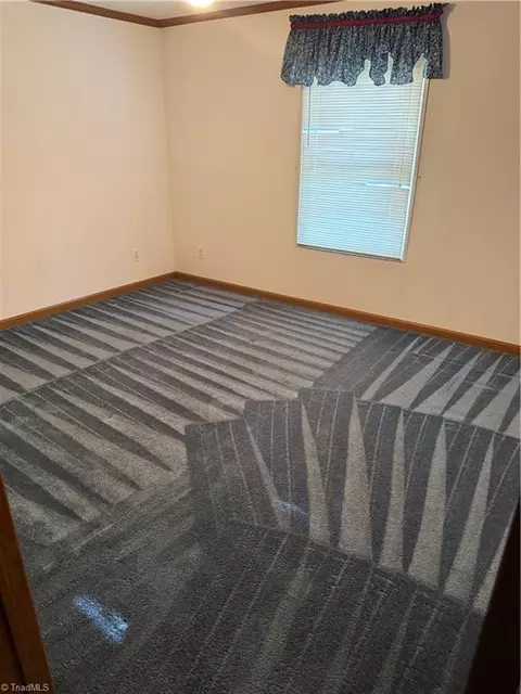 1095 Sechrist Loop, Pilot Mountain, NC 27041 photo 9