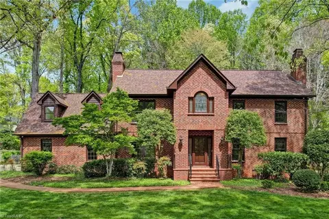 612 Willoughby Blvd, Greensboro, NC 27408
