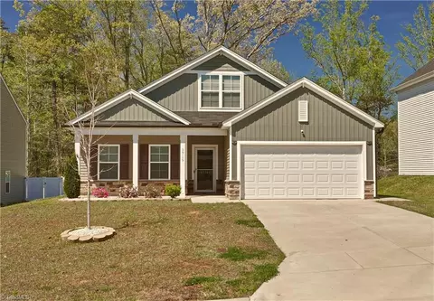 3719 Boxwood Ct, Thomasville, NC 27360