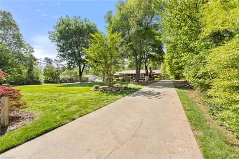 2216 Whites Mill Rd, High Point, NC 27265