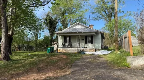110 Pine St, Jonesville, NC 28642