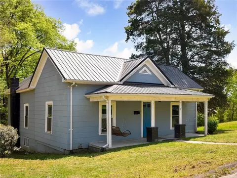 17 Hackney St, Lexington, NC 27292