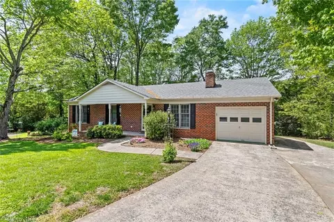 605 Brentwood Ct, Asheboro, NC 27203