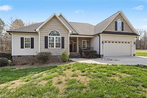 254 Spring Forest Rd, Asheboro, NC 27205