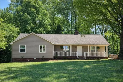 7 Holly Crest Ct, Greensboro, NC 27410