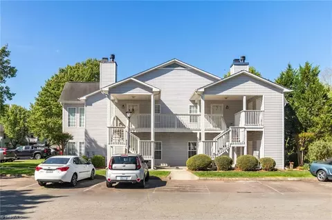 7104 Riverview Knoll Ct, Clemmons, NC 27012