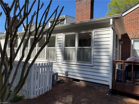 1805 Country Club Dr, High Point, NC 27262