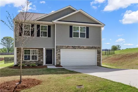 1338 Hickory Point Dr, Lexington, NC 27292