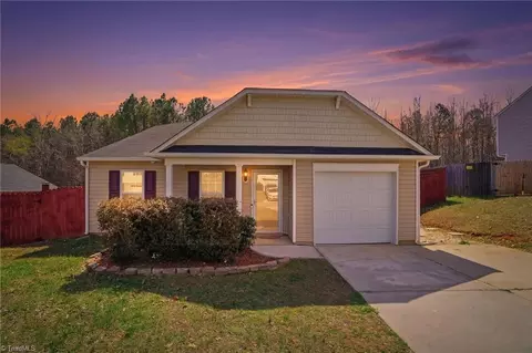 149 Creekstone Ct, Lexington, NC 27295