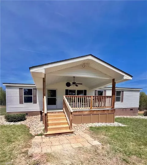 1044 Hodges Mill Rd, Dobson, NC 27017