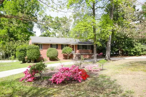 3406 Dogwood Dr, Greensboro, NC 27403