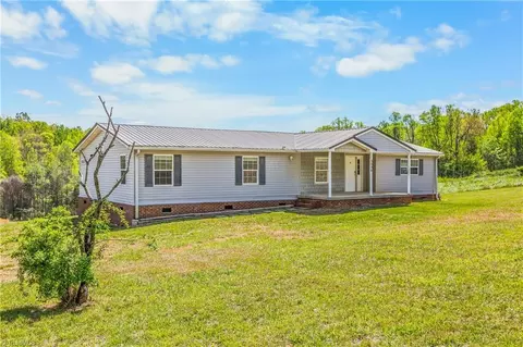 5896 Graham Farm Rd, Winston Salem, NC 27105