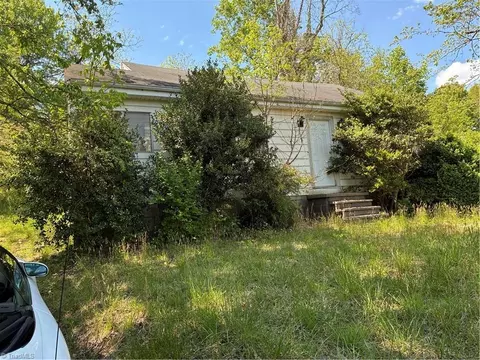 2816 Uwharrie Rd, High Point, NC 27263
