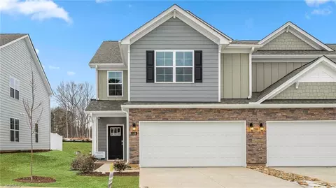 134 Briarwood Ln, Bermuda Run, NC 27009