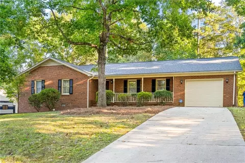 552 Woodland Dr, Graham, NC 27253