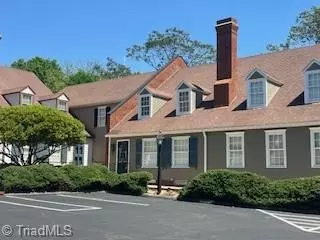 101 Park Dr N #E, Greensboro, NC 27401