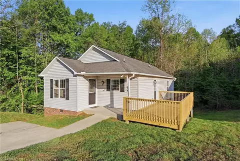 24 Stoney Point Ct, Thomasville, NC 27360