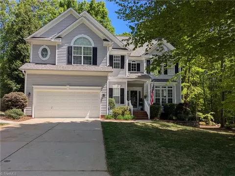 15 Holly Springs Ln, Greensboro, NC 27455