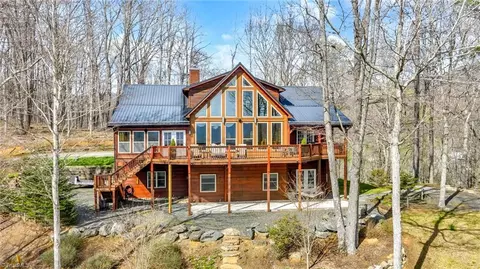 7994 Three Top Rd, Todd, NC 28684