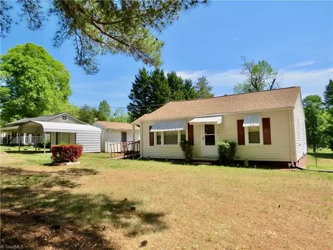 793 Wolf Island Rd, Reidsville, NC 27320