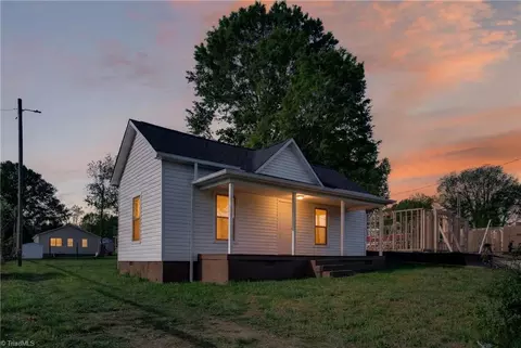 Exterior - 811 Vail Ave, High Point, NC 27260 photo 2 of 5