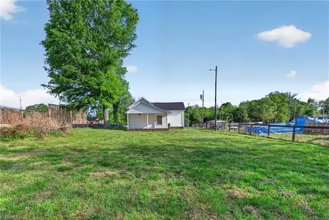 Exterior - 811 Vail Ave, High Point, NC 27260 photo 3 of 5