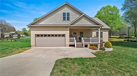 1880 Chestnut Grove Rd, King, NC 27021