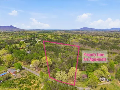 1301 Spainhour Mill Rd, Pinnacle, NC 27043