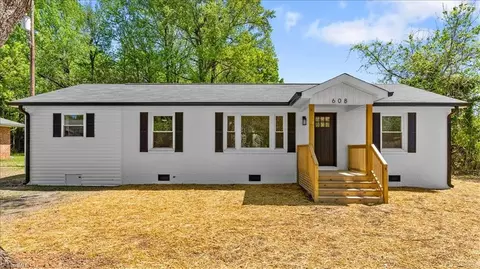 608 Winstead St, Reidsville, NC 27320
