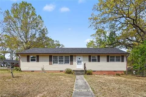 2526 Hyde St, Burlington, NC 27217