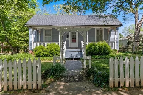 15 Sprague St W, Winston Salem, NC 27127