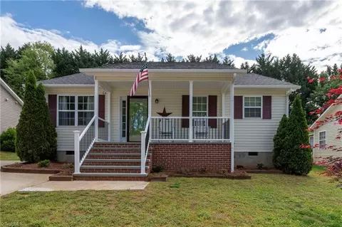 217 Williamsgate Ct, Winston Salem, NC 27107