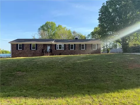 2314 Bonnie Ln, Summerfield, NC 27358