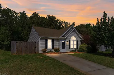 11 Franklinwood Dr, Greensboro, NC 27401